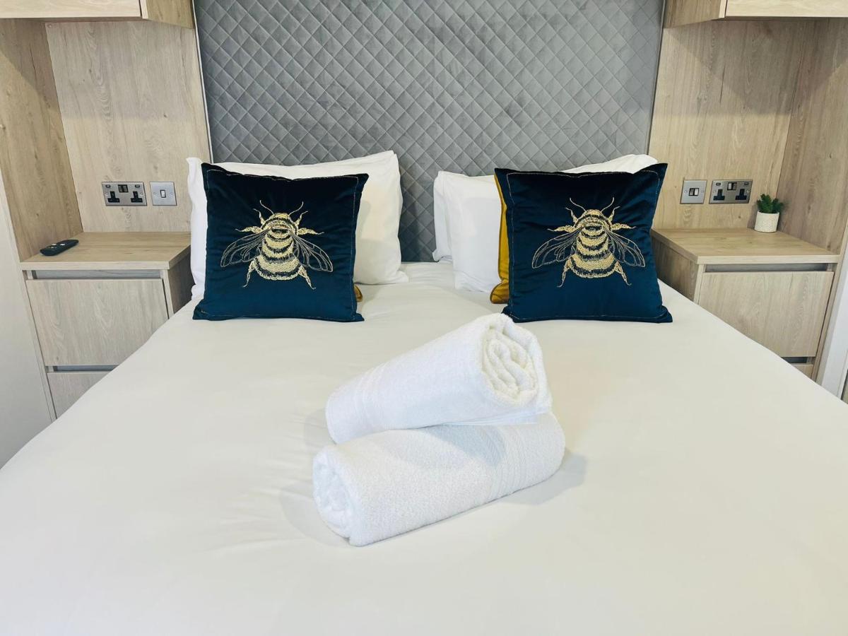 Honey Bee Lodge With Hot Tub ヨーク エクステリア 写真